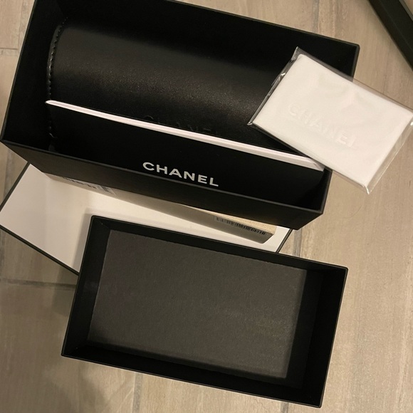 Chanel eyeglasses (authentic) - Picture 3 of 3